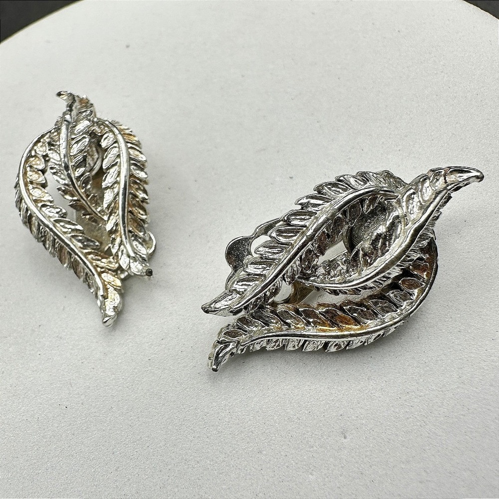 Vintage Coro Silver Tone Leaf Clip-On Earrings Mid Century Women's‎ Jewelry